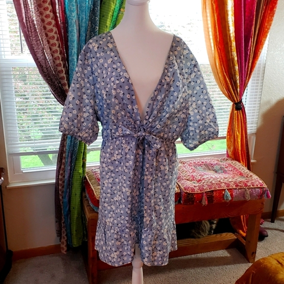 YOINS Dresses & Skirts - FLOUNCY Floral Plunge Neckline Dress